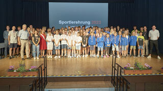 Die Stadt Lampertheim hat am Freitag in der Hans-Pfeiffer-Halle erfolgreiche Sportlerinnen und Sportler für ihre Erfolge geehrt.