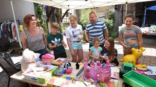 Der Flohmarkt am Samstag in Neckarhausen ist auf große Resonanz gestoßen. Jetzt laufen die Vorbereitungen für die Festwoche auf Hochtouren.