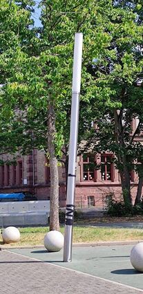 Die Lampe auf dem Seppl-Herberger-Platz.