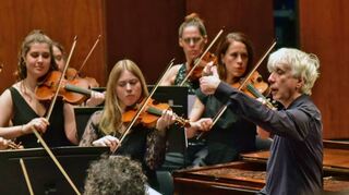 Beethoven-Festkonzert mit dem Kammerorchester Basel unter Leitung von Dirigent Giovanni Antonini.