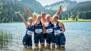 Sophia Stößer (v.l.), Kathrin Halter, Peter Grüber, Helen Scheffold und Caroline Fey hatten am Schliersee beste Laune trotz schlechter Vorzeichen.
