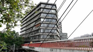 Bye-bye Collini-Büroturm: Die Abrissgenehmigung ist nun unter Auflagen erteilt worden.