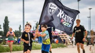 Bei „XLETIX Kids“ können Teilnehmende zwischen zwei verschiedenen Strecken wählen. Hindernisse überwinden müssen aber alle.