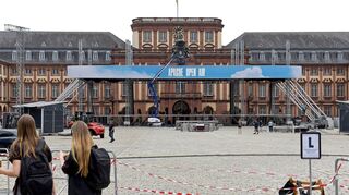 Die Bühne mit der Aufschrift "Apache Open Air" ist bereits am Donnerstag aufgebaut worden.