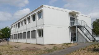 Weil es an Platz mangelt, wird die Friedrich-Fröbel-Schule wohl auch in den nächsten Jahren nicht auf die Container verzichten können.