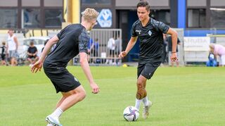 Noch ist es nur Training: Minos Gouras (rechts) gegen Julian Rieckmann. Der gebürtige Speyrer soll für die offensiven Akzente im Spiel des SVW sorgen.