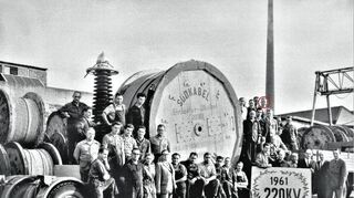 Gruppenfoto bei Südkabel im Jahre 1961. Dabei ist auch Hans Stang (roter Kreis rechts).