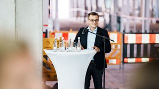 Standortverantwortlicher Andreas Moch auf dem Richtfest.