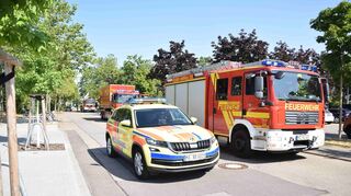 Rettungskräfte an der Karl-Friedrich-Schimper-Gemeinschaftsschule in Schwetzingen.