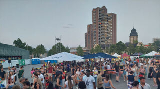 Trubel auf dem Alten Meßplatz: Das Lateinamerikanische Kulturfestival ist am Freitag gestartet.