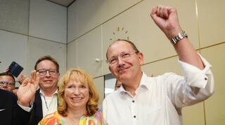 Der künftige Oberbürgermeister von Mannheim, Christian Specht, mit seiner Partnerin Bettina Schenk.