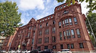 1929 zog das LBBW-Vorläuferinstitut in die Augustaanlage. Errichten ließ den beeindruckenden Bau die Oberrheinische Versicherungs-Gesellschaft.