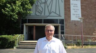 Seit neun Jahren ist die Kirche St. Antonius seine Wirkungsstätte: Im November wechselt Pfarrer Lorenz Seiser auf eine neue Stelle.