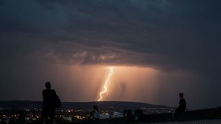 Eine heraufziehende Gewitterfront über Konstanz.