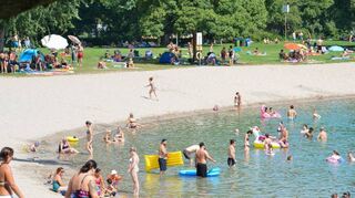 Der tödliche Badeunfall am Heddesheimer Badesee sorgt für Aufregung in sozialen Medien. Bürgermeister Weitz verwahrt sich gegen Vorwürfe.