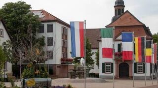 Eine Bühne wird am Europaplatz in Lampertheim stehen.