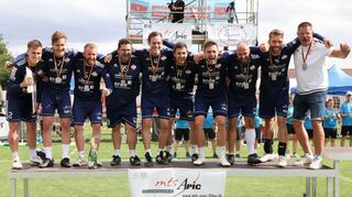 Da konnten die Faustballer des TV Käfertal schon wieder lachen – auch wenn sie im DM-Finale erneut gegen den TSV Pfungstadt verloren.