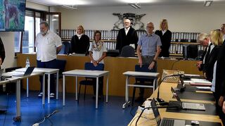 Die Richter unter dem Vorsitz von Andreas Lindenthal gehen der Frage nach, ob der Betrug mit Kurzzeitkennzeichen mit Bestechung einherging.