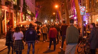 Bis zu 30 000 Menschen kommen in der Regel freitags und samstags zum Nachtwandel im Jungbusch. Hier das Fest am letzten Oktoberwochenende des vergangenen Jahres.