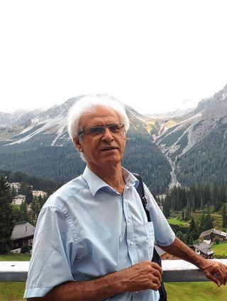 „Die Dichtung war meine Medizin und ermöglichte mir einen Neuanfang“, sagt Hasan Dewran, der 1977 von Anatolien nach Deutschland floh und seither die hiesige Kulturszene mitprägt.