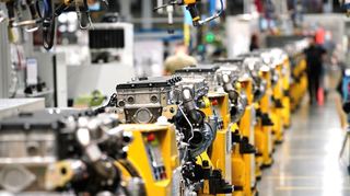 Ein Blick in die Produktion von Daimler Truck in Mannheim.