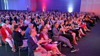 „Fast jeder, der in Mannheim Verantwortung trägt“, war in den Gustav-Mahler-Saal des Rosengartens gekommen, sagte Christian Specht.