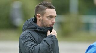 Timo Endres ist nun alleiniger Cheftrainer der Blau-Grünen und musste mit schweren Voraussetzungen in der Saisonvorbereitung kämpfen.