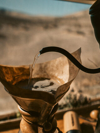 Auch Kaffee kann die Welt etwas schöner machen - das zeigen die beiden auf ihrem Instagram-Account.