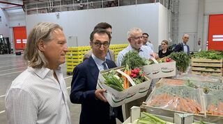 Bei der CDU beliebter als manch anderer Grüne, gilt Landwirtschaftsminister Cem Özdemir als Nachfolgekandidat für Winfried Kretschmann als Ministerpräsident.