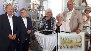 Der künftige OB mit den Gründungsmitgliedern: Christian Specht (v. l.), Helmut und Ursula Wetzel, Ingrid Staiger, Vorsitzender Wolfgang Reinhardt.