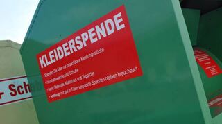 Um illegale Altkleidersammlungen einzudämmen, hat die Stadt feste Standplätze beschlossen.