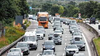 Der ADAC Baden-Württemberg erwartet zum Start der Sommerferien eines der staureichsten Wochenenden des Jahres.