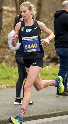 Fabienne Königstein bei ihrem Frankfurter Halbmarathon-Sieg im März.