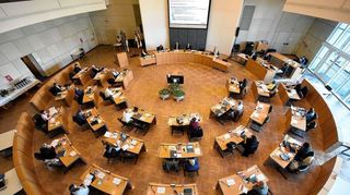 Sitzen hier künftig auch 16- und 17-Jährige an den Pulten? Jugendliche können kommendes Jahr in den Gemeinderat gewählt werden.