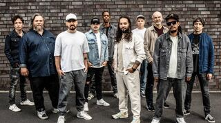 Die Söhne 2023 (v.l.): Thilo Zirr, Gastone, Klimas, Dominic Sanz, Edward Maclean, Karim Amun, Ralf Gustke, Kosho, Metaphysics und Florian Sitzmann.