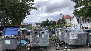 Die Altglascontainer im Rhein-Neckar-Kreis sind zurzeit zum Bersten voll. Das hat laut AVR auch einen Grund.