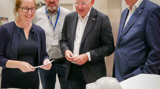 Im Klinikum mit Meike Weis und den Geschäftsführern.