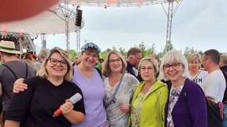 Steffi, Simone, Sandra, Brigitte und Juliane (v.l.) haben Spaß bei der SWR4-Schlagerparty.