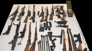 Ein beachtliches illegales Waffenarsenal wurde in einer Wohnung eines Sinsheimer Sportschützen gefunden.