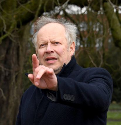 Ist nicht mit seiner TV-Rolle Klaus Borowski identisch: der Schauspieler Axel Milberg.