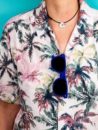 Bei Männern liegen Hawaii-Hemden im Trend.