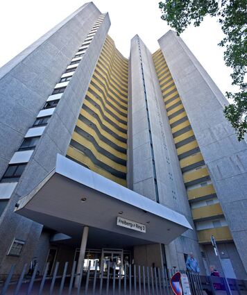 In diesem Hochhaus im Freiberger Ring und in einem benachbarten im Geraer Ring sind vergangenes Jahr sehr hohe Werte von Legionellen festgestellt worden – die Krankheiten auslösen können.