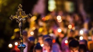 Die Lichterprozession am Abend ist der krönende Abschluss der Wallfahrt zur Schwarzen Madonna in Leutershausen.