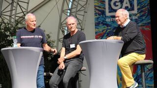 Günter Sebert (v.l.), Alfred Schön und Klaus Schlappner beim „Legenden-Talk“ auf der Hauptbühne der Buga.