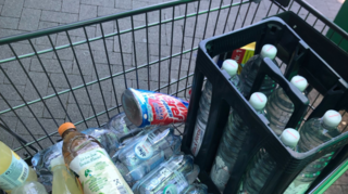 Bei einer Umfrage des Branchenfachblatts „Lebensmittel Zeitung“ gaben kürzlich 62 Prozent der rund 1000 Befragten an, mit dem Kauf von Handelsmarken statt Marken auf die Inflation zu reagieren.