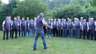 Etwa 35 der insgesamt 45 aktiven Mitglieder des MGW Wallonia werden im September auf dem Chorfestival ein gemischtes Repertoire an Liedern vortragen.
