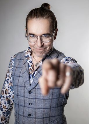 He wants you for Bundesgartenschau: Wegen großer Nachfrage legt Kabarettist Christian Habekost noch eine „Chako’s Bunde-Garte-Schau“ nach.