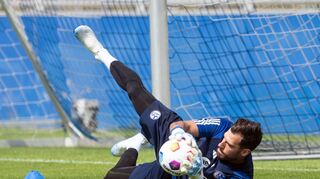 Tim Training auf Schalke: Neuzugang Marius Müller.