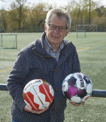 Ob Kerwespiele oder Kabinenfragen: Kreisfußballwart Reiner Held hat alle Hände voll zu tun.