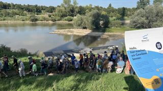 Neckar-Renaturierung: Vor Ort kann man auf Online-Informationen des baden-württembergischen Umweltministeriums zugreifen.